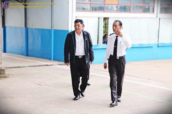 ผอ.สพป.สกลนคร เขต 2 ตรวจเยี่ยม